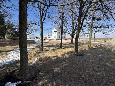 Exterior - 1583 E 8th Rd, Lostant, IL 61334 photo 11 of 17