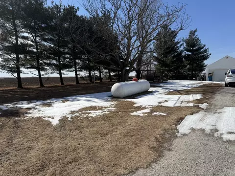 Exterior - 1583 E 8th Rd, Lostant, IL 61334 photo 16 of 17