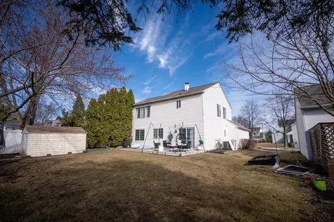 Exterior - 404 Snow Drift Cir, Bartlett, IL 60103 photo 2 of 2