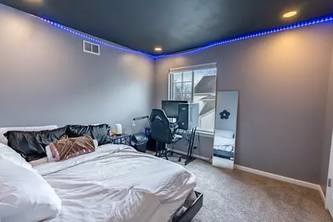 Bedroom - 404 Snow Drift Cir, Bartlett, IL 60103 photo 3 of 3