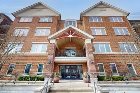 450 Village Green Pkwy #309, Lincolnshire, IL 60069