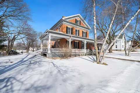502 W Locust St, Polo, IL 61064