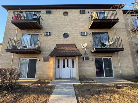 2420 Randall Ln #2D, Arlington Heights, IL 60004