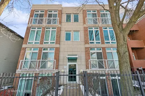 2135 N Southport Ave #202, Chicago, IL 60614