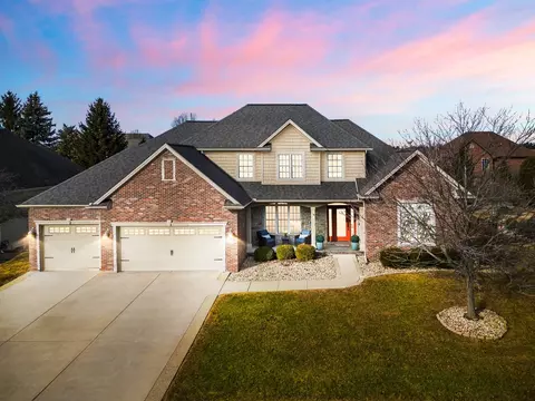 6 Kilborn Ct, Bloomington, IL 61704