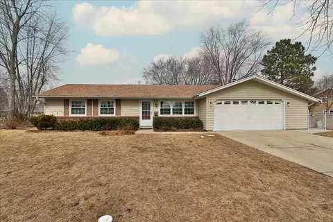 622 Janine Ln, Schaumburg, IL 60193