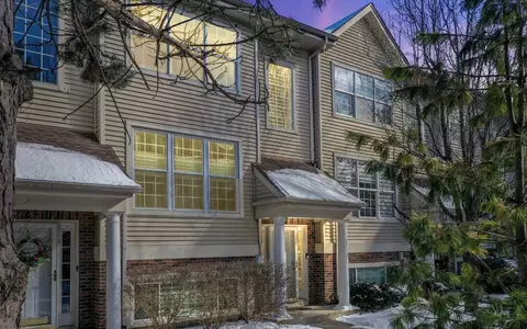 27 E Illinois Ave, Palatine, IL 60067
