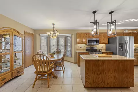 Kitchen - 25305 Wheat Dr, Plainfield, IL 60585 photo 2 of 5