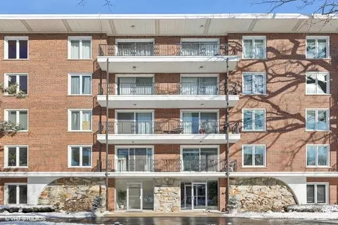 2333 Central St #305, Evanston, IL 60201