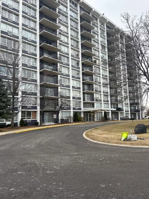 8801 W Golf Rd #11I, Niles, IL 60714