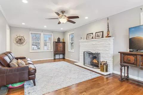 Other - 765 E Prairie Ave, Des Plaines, IL 60016 photo 1 of 4