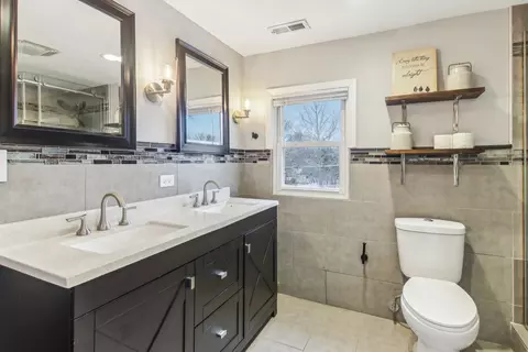 Bath - 765 E Prairie Ave, Des Plaines, IL 60016 photo 1 of 2