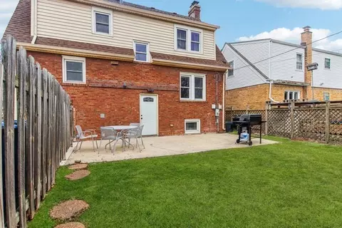 Exterior - 765 E Prairie Ave, Des Plaines, IL 60016 photo 2 of 2