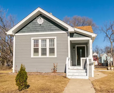 1215 Green St, Rockford, IL 61102