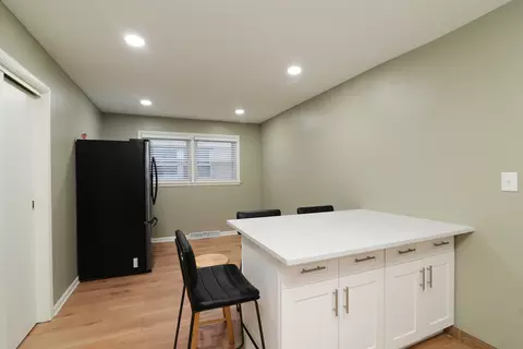 1810 Monroe St, Evanston, IL 60202 photo 8