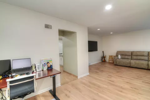 1810 Monroe St, Evanston, IL 60202 photo 5