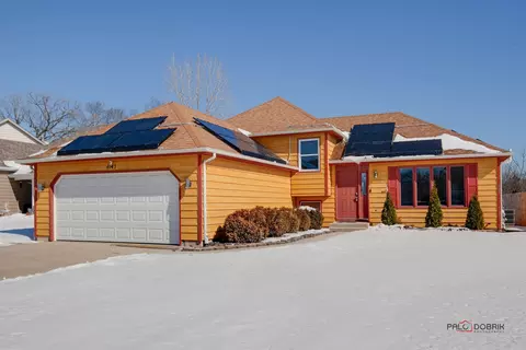 4143 Bertrand Ln, Beach Park, IL 60099
