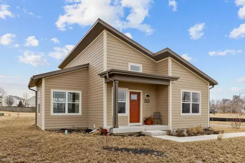 1503 6th St, Harvard, IL 60033