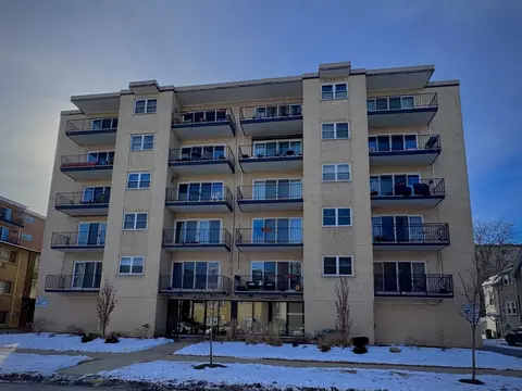 215 Marengo Ave #4E, Forest Park, IL 60130