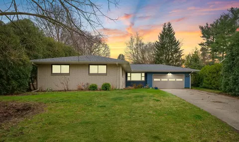 603 E Burkwood Ct, Urbana, IL 61801