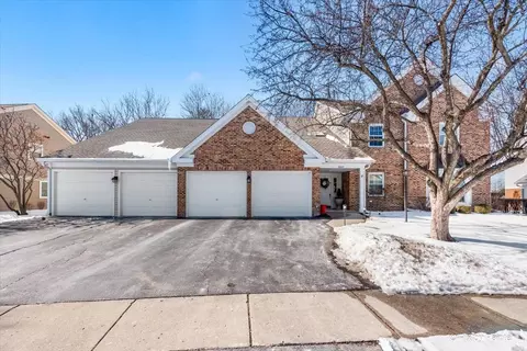 2865 Meadow Ln #Z1, Schaumburg, IL 60193