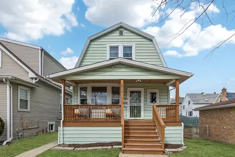 5310 W Waveland Ave, Chicago, IL 60641