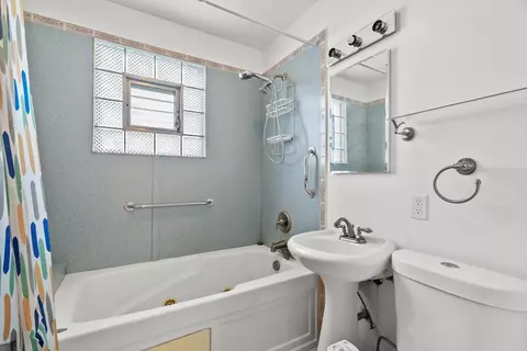 Bath - 3907 Custer Ave, Lyons, IL 60534 photo 1 of 2