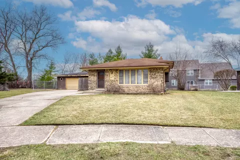 8606 Huntington Ct, Justice, IL 60458