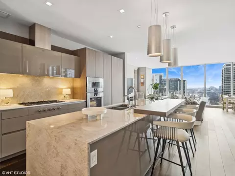 363 E Wacker Dr #2203, Chicago, IL 60601 photo 2