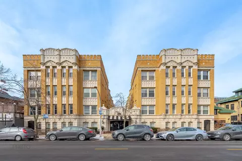 4240 N Clarendon Ave #207-S, Chicago, IL 60613