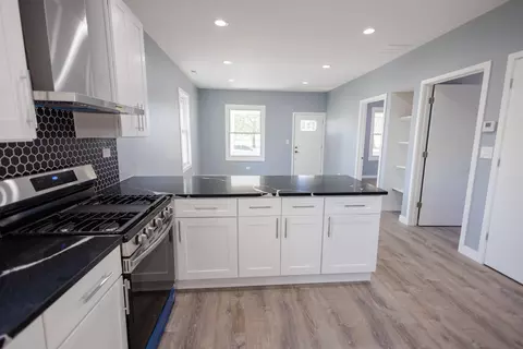 Kitchen - 720 N Park Ave, Kankakee, IL 60901 photo 2 of 4