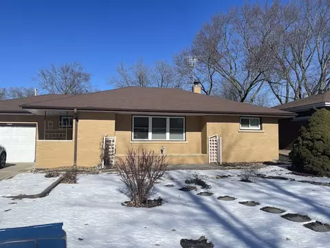 1231 Blatt Blvd, Bradley, IL 60915