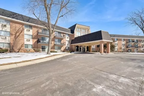1198 Royal Glen Dr #226, Glen Ellyn, IL 60137
