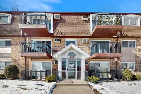 10540 Ridgeland Ave #5, Chicago Ridge, IL 60415