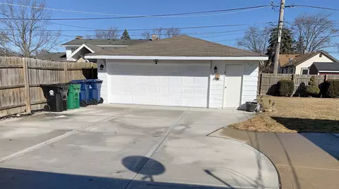 7740 W 82nd Pl, Bridgeview, IL 60455 photo 13