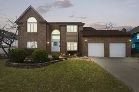 5801 S Corona Dr, Palatine, IL 60067