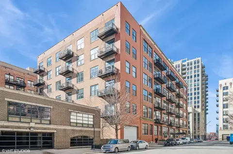525 W Superior St #526, Chicago, IL 60654
