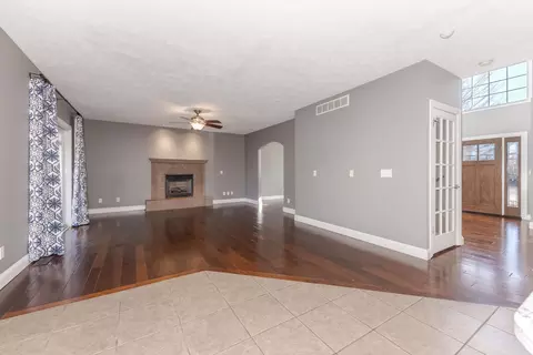 Living - 1713 Blue Spruce Ct, Normal, IL 61761 photo 10 of 12