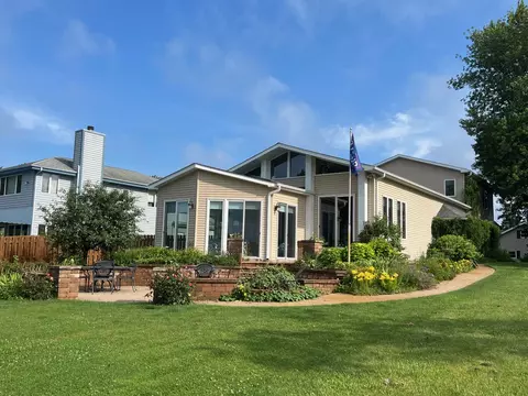 41691 N Lotus Ave, Antioch, IL 60002