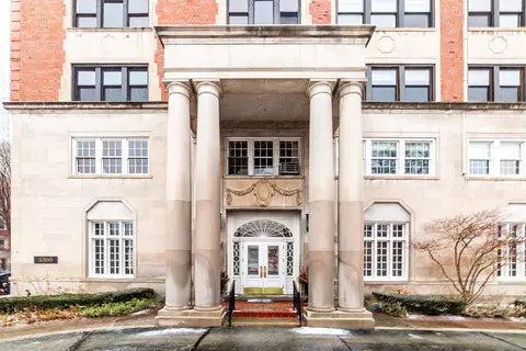 4300 N Marine Dr #706, Chicago, IL 60613