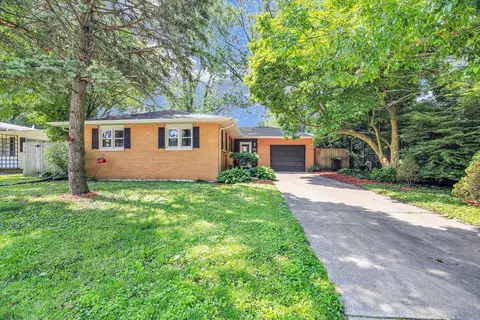 1001 E Sunnycrest Dr, Urbana, IL 61801