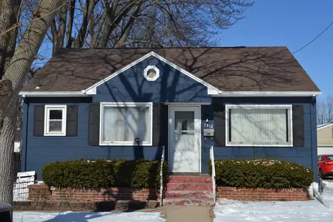 1312 E 15th St, Sterling, IL 61081