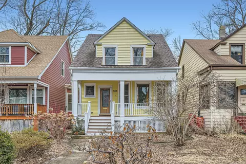 1828 W Estes Ave, Chicago, IL 60626