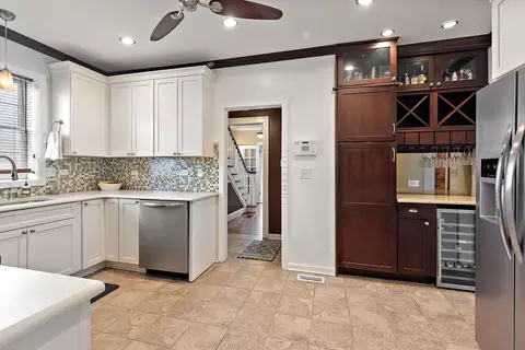 Kitchen - 720 Perth Ave, Flossmoor, IL 60422 photo 4 of 4