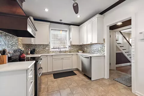 Kitchen - 720 Perth Ave, Flossmoor, IL 60422 photo 2 of 4