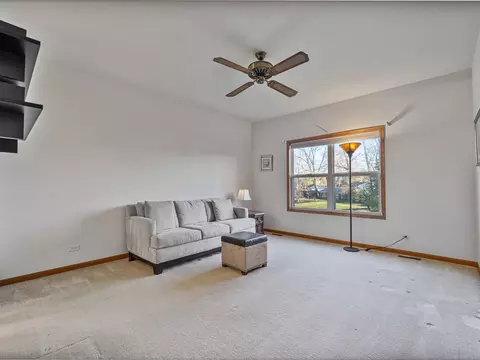 Living - 519 Madison Ln, Elgin, IL 60123 photo 5 of 5