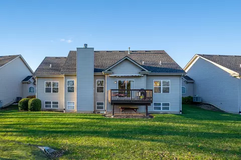 Exterior - 519 Madison Ln, Elgin, IL 60123 photo 2 of 4