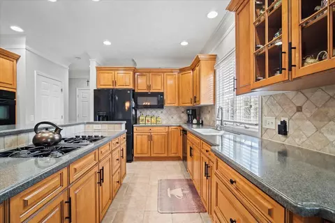 Kitchen - 9 Raspberry Rd, Bloomington, IL 61704 photo 2 of 3