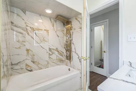 Bath - 15 E 92nd St, Chicago, IL 60619 photo 3 of 4