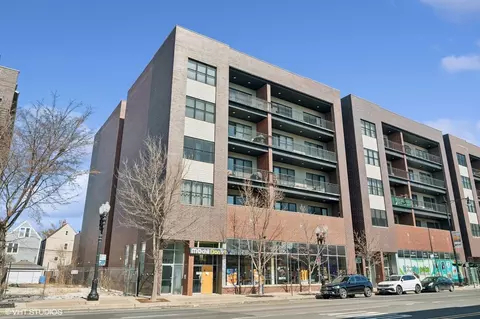 1842 W Irving Park Rd #304, Chicago, IL 60613